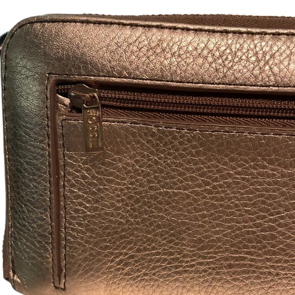 Fossil Metallic Zip Around Pebble Leather Clutch Wristlet - Picture 4 of 6